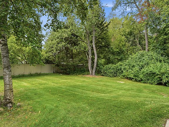 3rd image of 240 Pine Tree Ridge Dr Unit 4