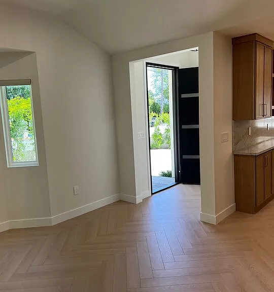 13338 Magnolia Blvd — Photo 7