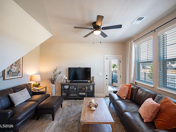 3rd image of 308 Cattail Cres
