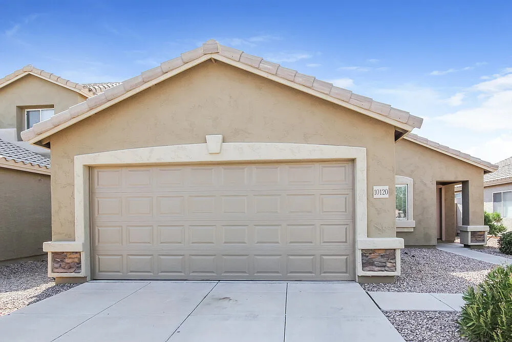 3 bed, 2.0 bath, 1261 sqft, $1,860 — Photo 1