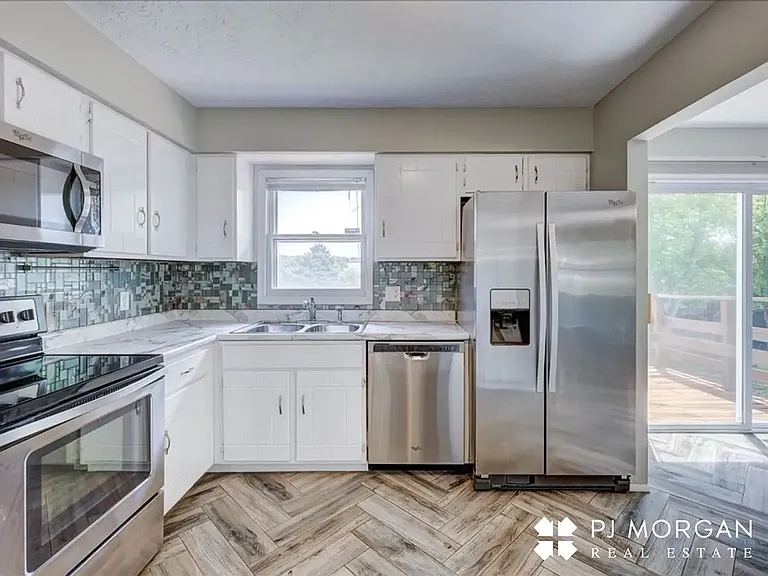 8903 Florence Dr — Photo 3
