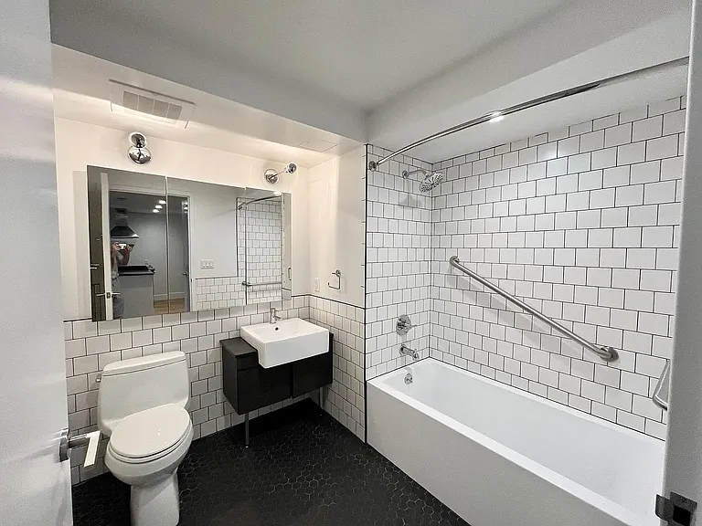504 Myrtle Ave #3S — Photo 8