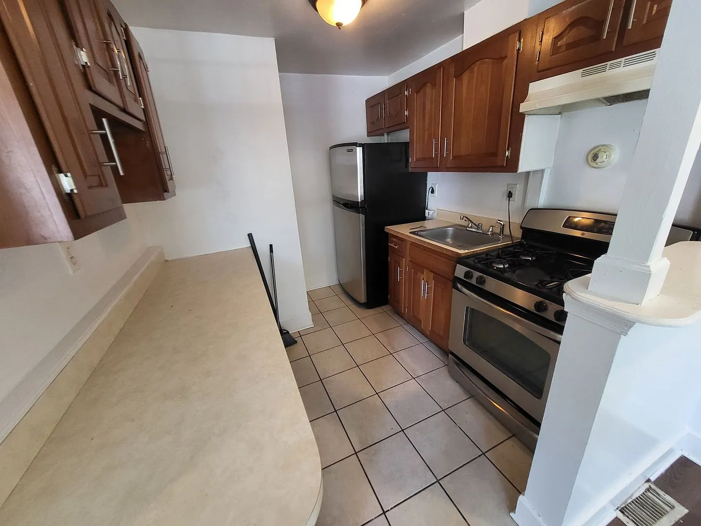 517 Baltic Ave — Photo 4