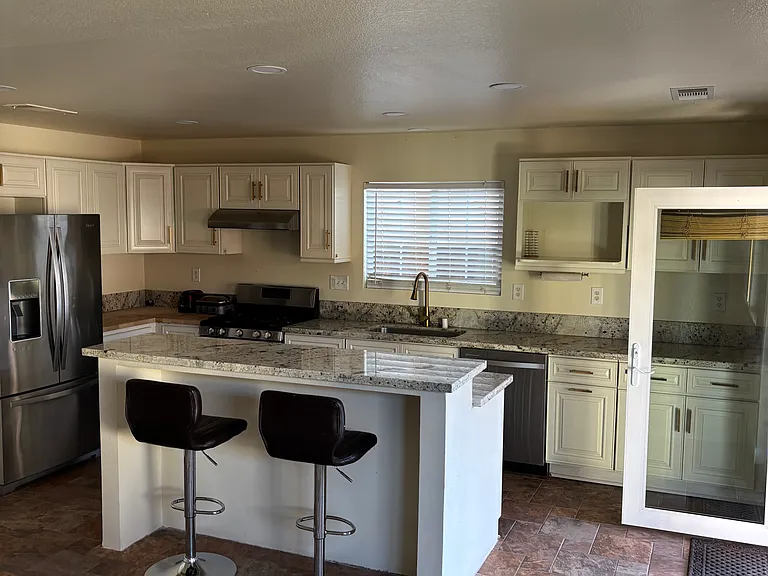 53239 Champlain St — Photo 7
