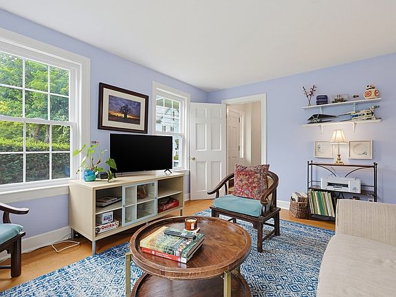3rd image of 14 Mayhew St