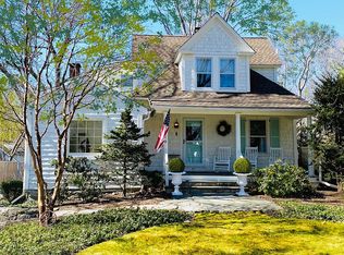 47 New St, Ridgefield, CT 06877