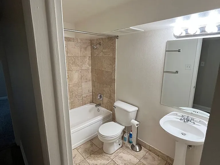 1390 N Emerson St #17 — Photo 8