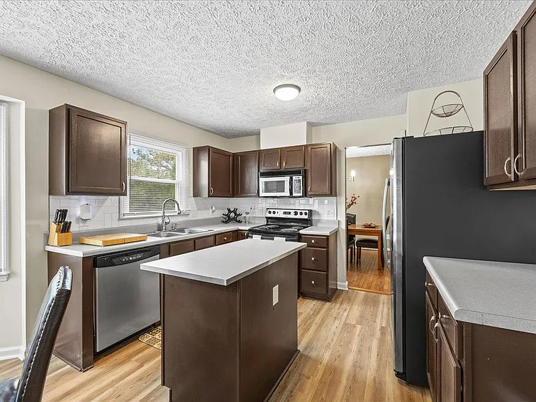 6 Wavecrest Ct — Photo 11