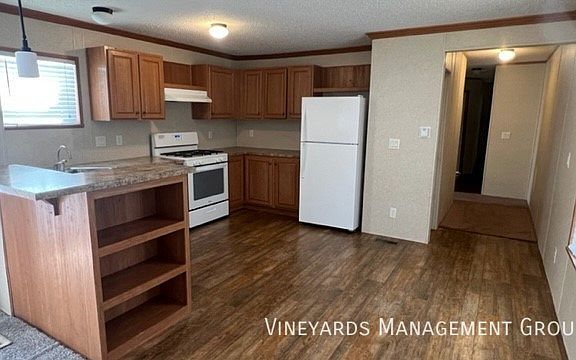 3rd image of 112 Carriage Lane Est #112