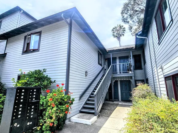 521 W Montecito St APT 10, Santa Barbara, CA 93101