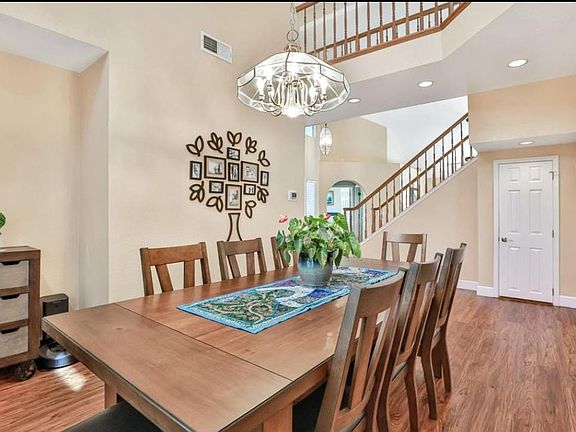 3rd image of 362 Silberhorn Dr