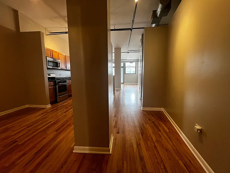 2001 S Calumet Ave #508 — Photo 11