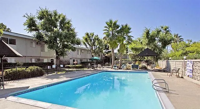Markston Apartments — Photo 4
