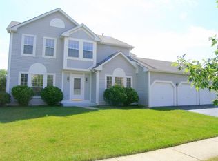 415 Ginger Ln, Elgin, IL 60120