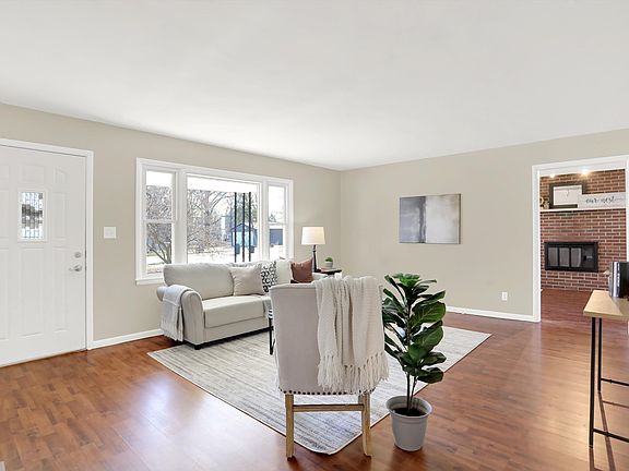 3rd image of 50 Oak Lane Dr