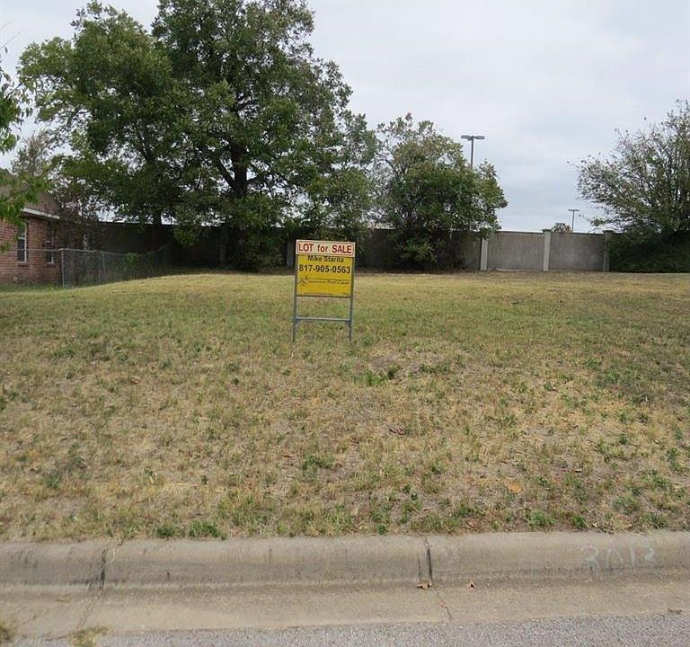 2nd image of 3013 E 12th St Lot 4