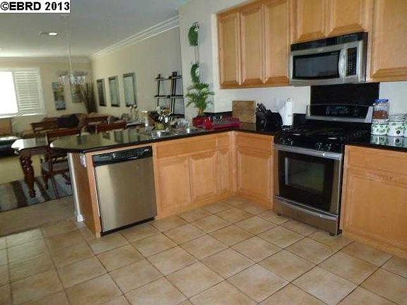 4th image of 1320 Summer Ln