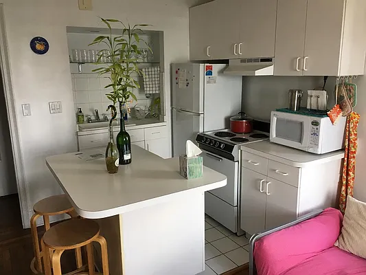 Rented by AZ REALTY NYC LLC | media 19