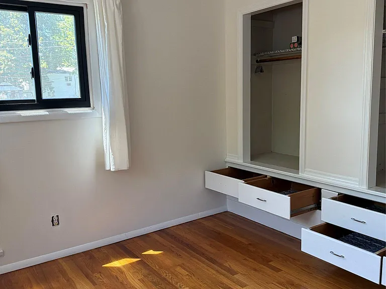 55 Cumberland Rd — Photo 10