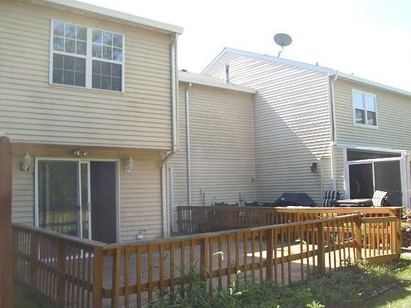 3rd image of 424 Normandie Ln