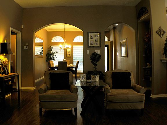 4th image of 159 Greenridge Cir
