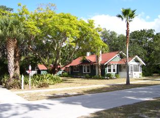 520 Avery Ave, Crystal Beach, FL 34681