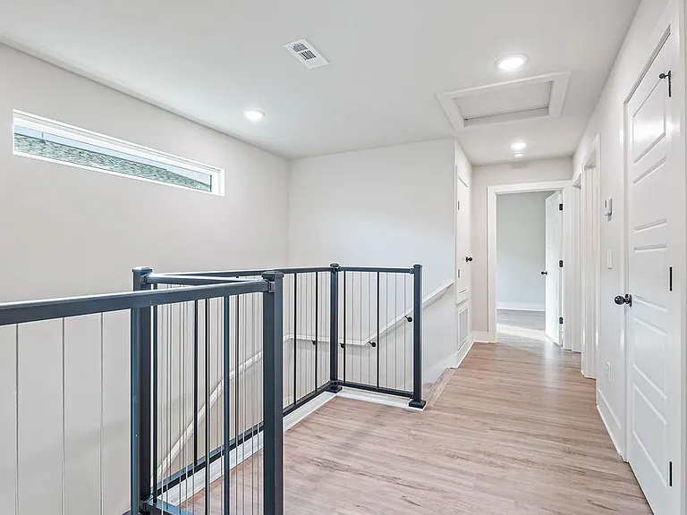 479 S Happy Hollow Rd — Photo 17