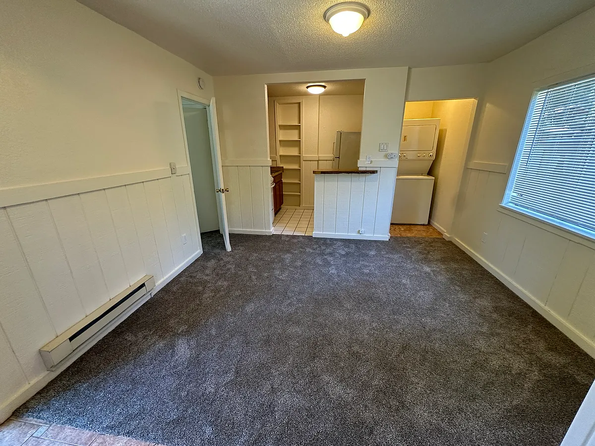 Building Photo - 21075 River Blvd #4