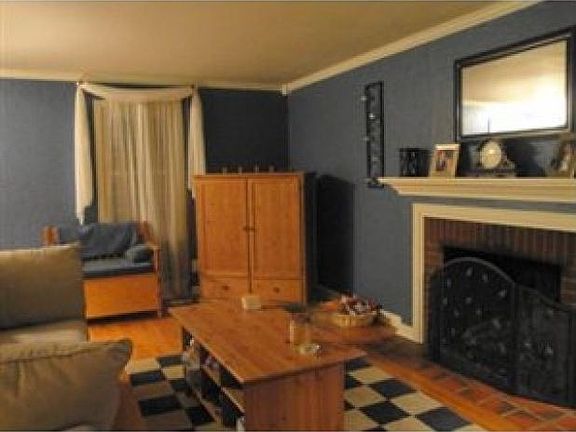 3rd image of 68 Hollow Haven Dr