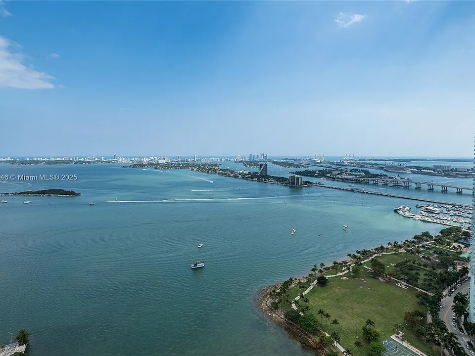 2020 N Bayshore Dr #4004