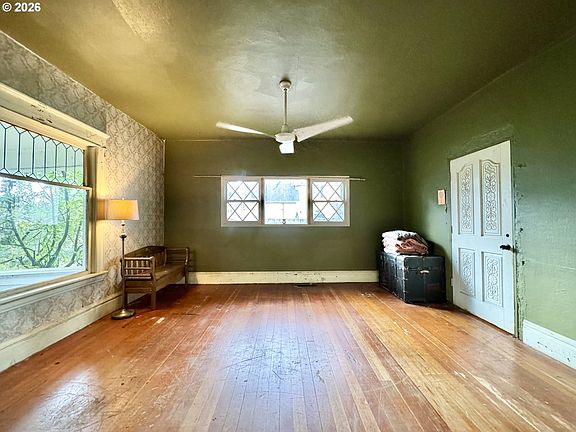 4th image of 805 River Rd