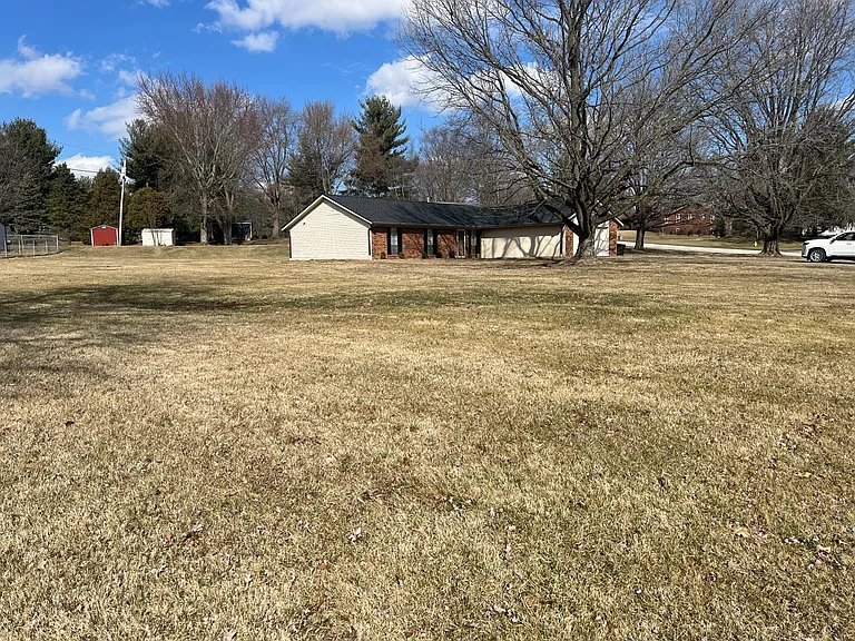 3735 N Armstrong Dr — Photo 4