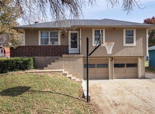 3913 S Marshall Dr, Independence, MO 64055