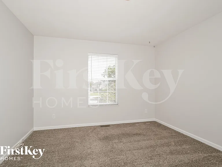 3891 Cambridge Crossing Dr — Photo 10