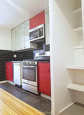 Rented by City Connections Realty | media 4