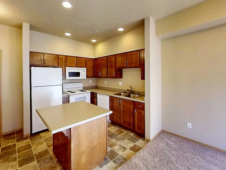 Mckenze Square Apartments — Photo 25