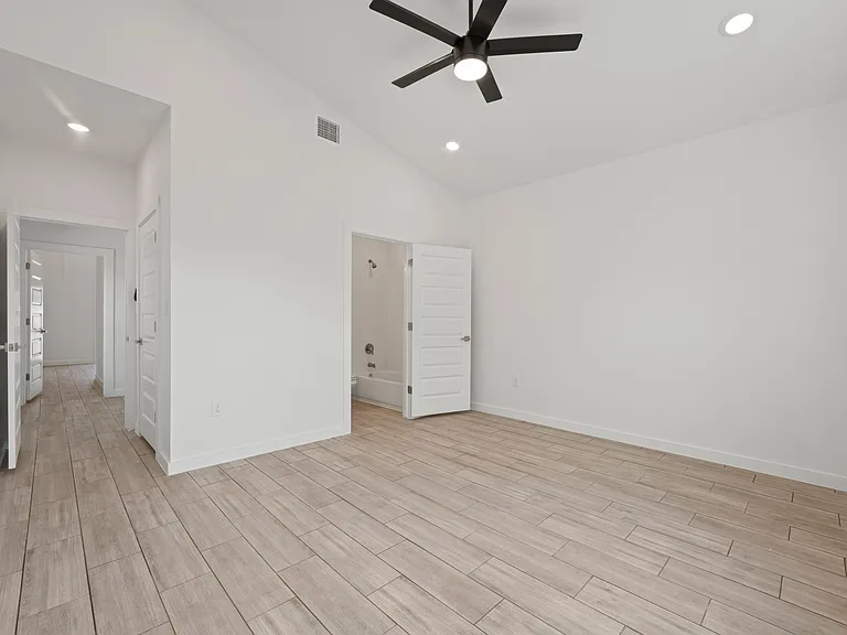 214 Cooper St — Photo 22