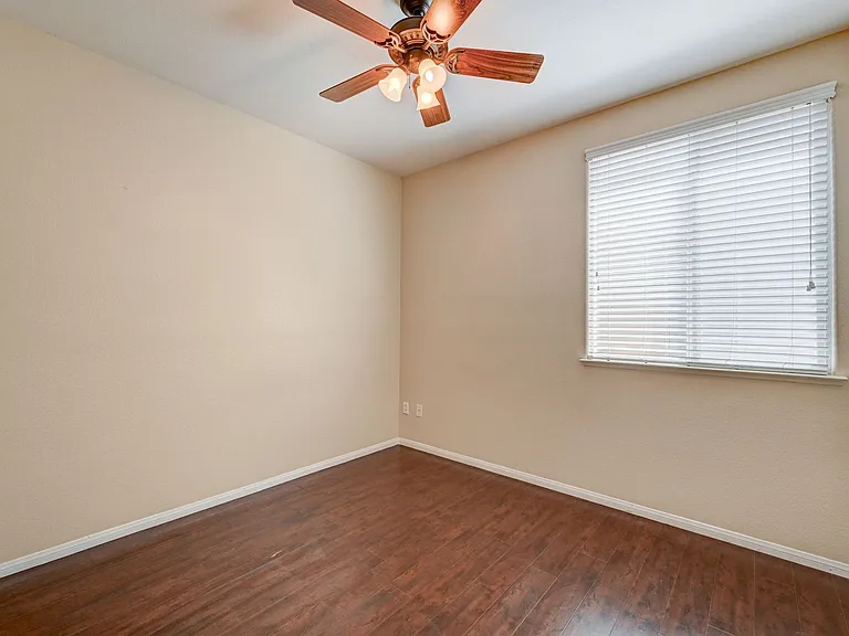 4421 Desert Home Ave — Photo 39