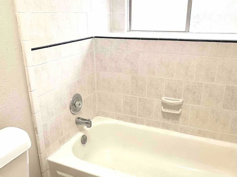 6119 Broadmeadow — Photo 8