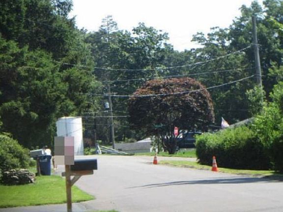 Exterior Neighborhood (street photo)