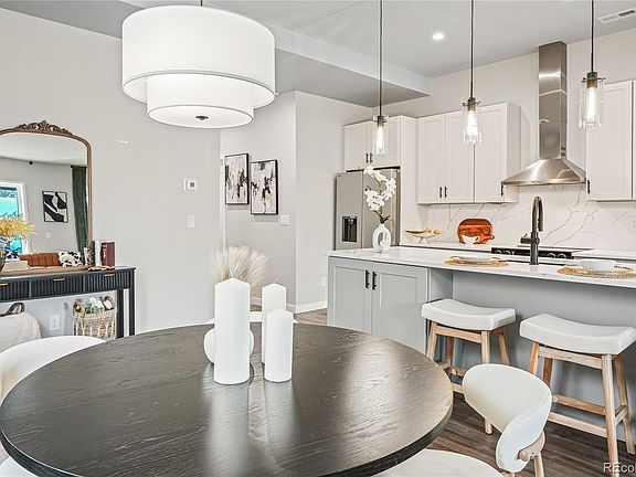 5th image of 2949 Glenarm Pl