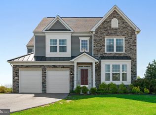 28 Quaking Aspen Way, Charles Town, WV 25414