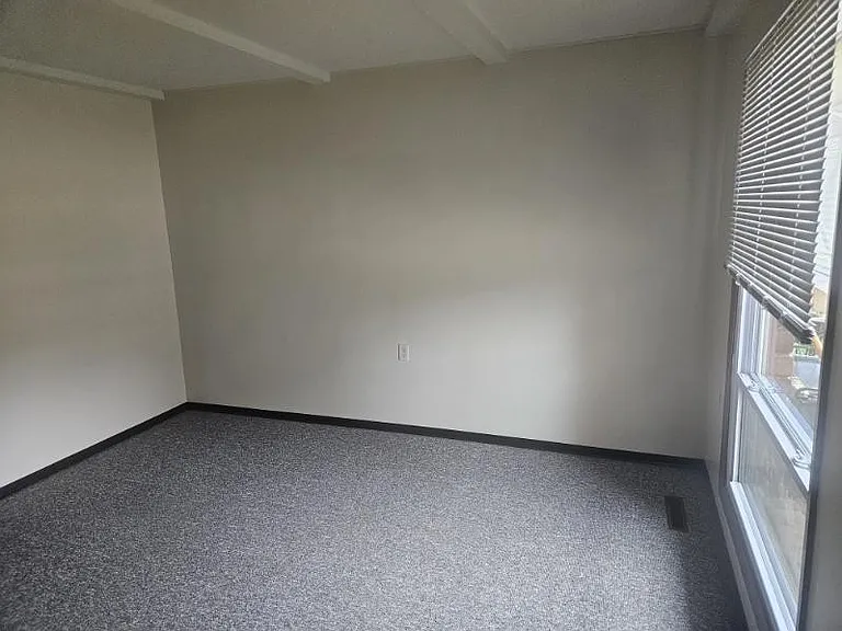 Heritage West Apartments — Photo 7