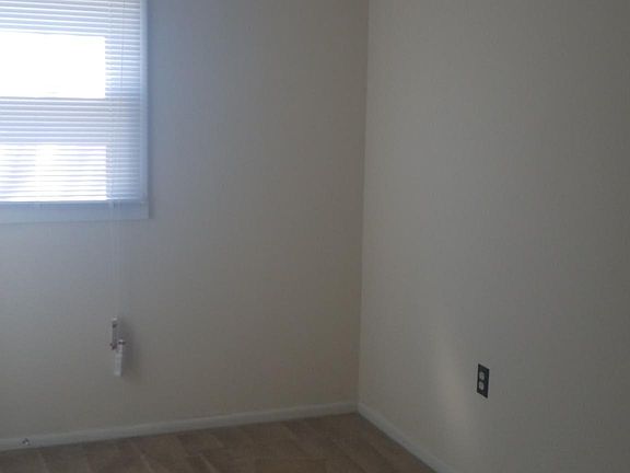 4th image of 804 N Ann St
