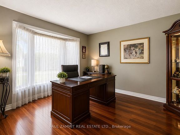 5th image of 180 Lyndhurst Dr