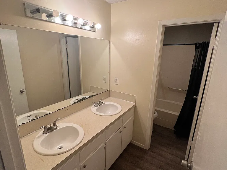 10 Colonial Dr #B — Photo 4
