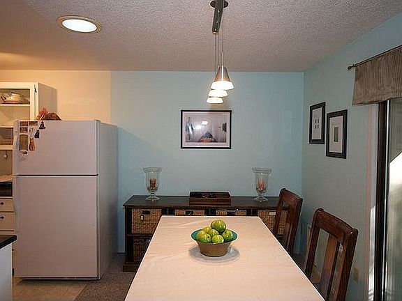 3rd image of 10917 SW 121st Ave
