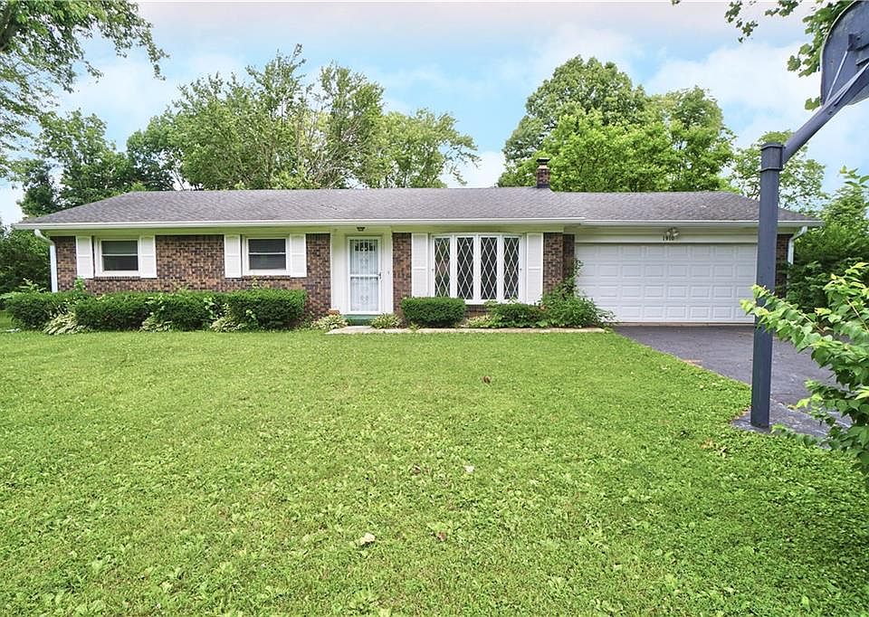 1st image of 1910 Country Lane Dr