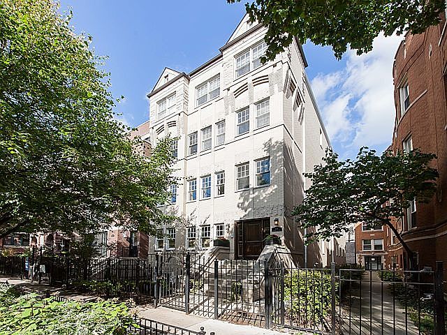 1st image of 618 W Oakdale Ave APT 5