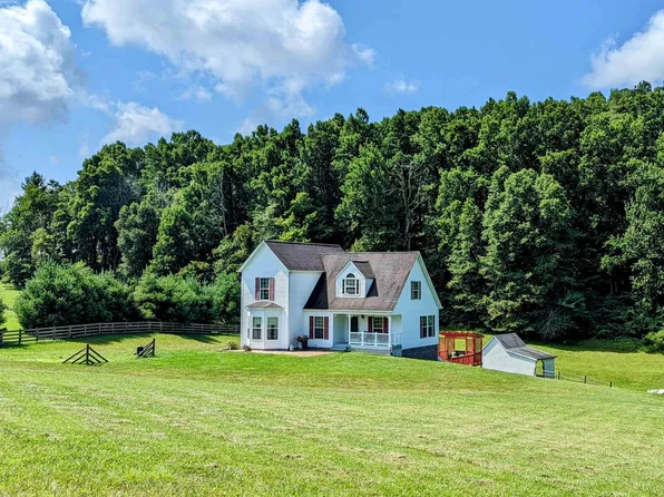 946 Eanes Rd NE, Check, VA 24072